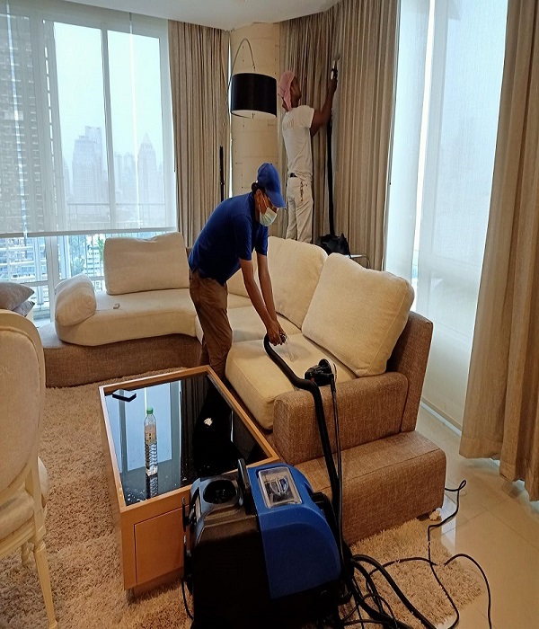  WE ARE BEST  <span style="color:#000E39"> CLEANERS</SPAN>